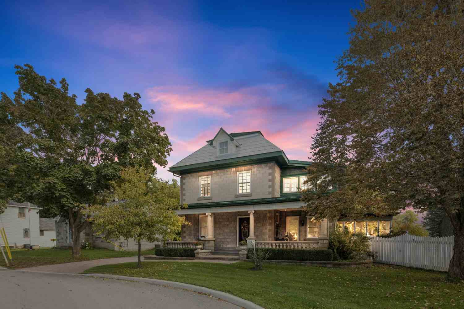 Beacon Rowe — Historic Residence in Boston, MA